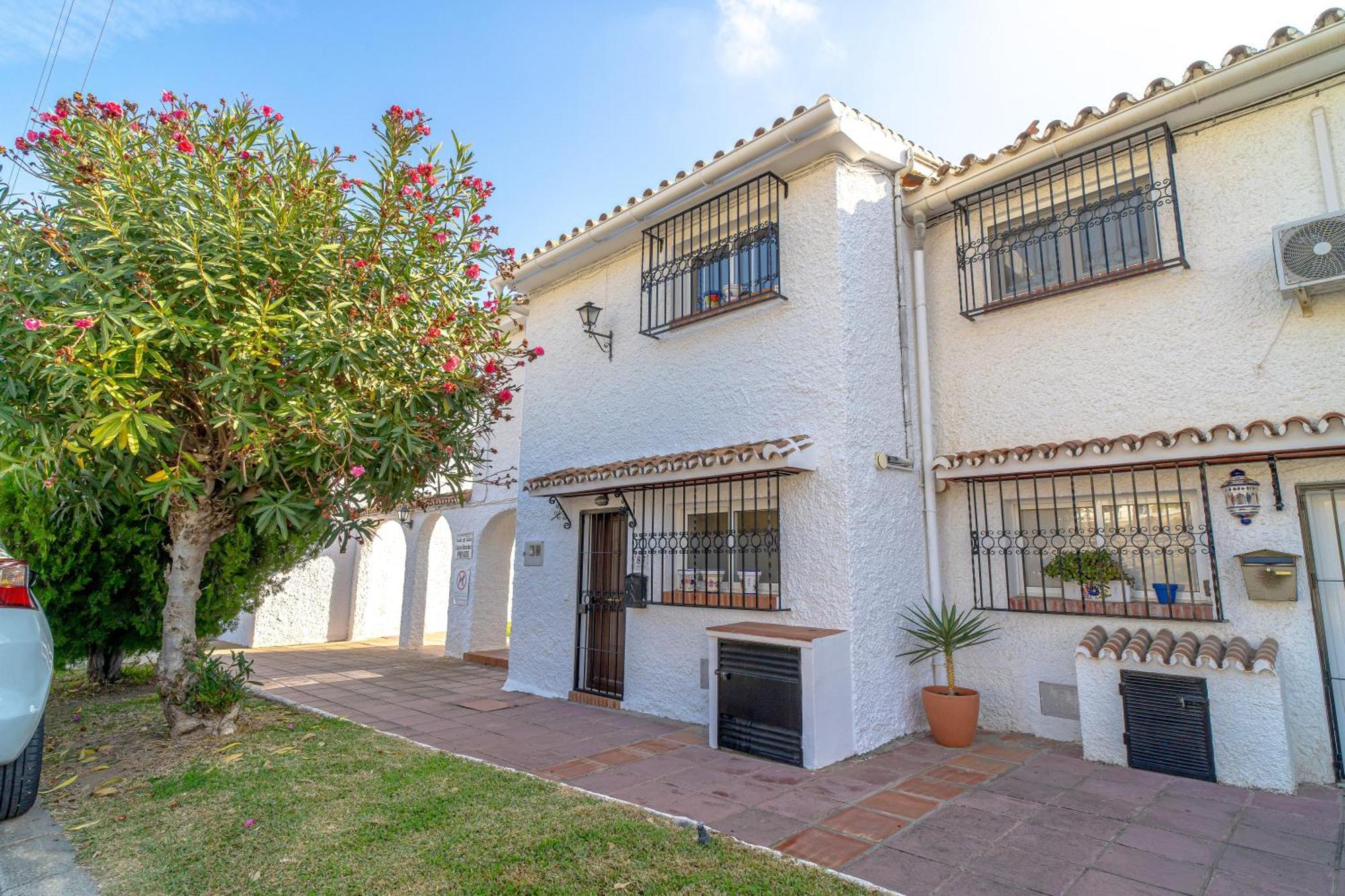 Via Romana 87 Villas Casasol Нерха Екстер'єр фото